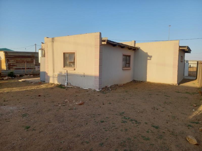 2 Bedroom Property for Sale in Thabong Free State